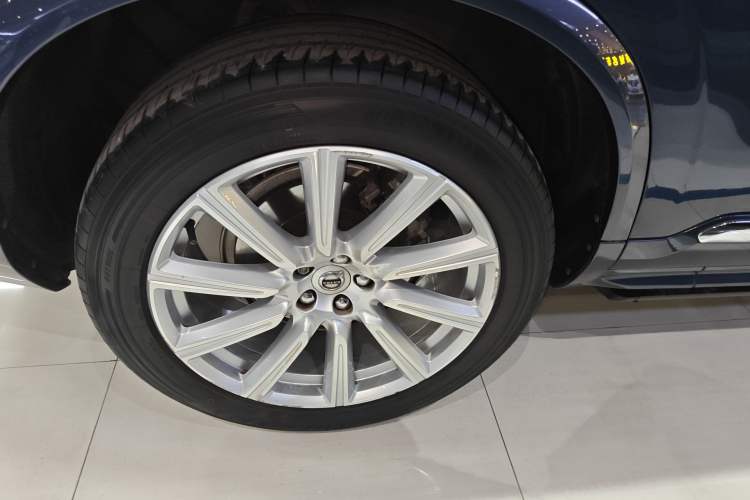 Used Volvo XC90 2019 T6 Zhiyi Edition 7-Seater China VI Standard Right Rear Wheel Hub