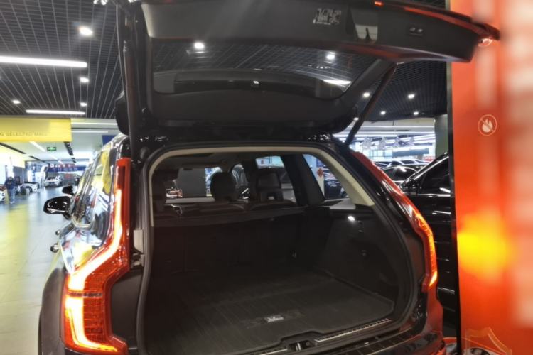 Used Volvo XC90 2019 T5 Zhiyi Edition 5-Seater China VI Standard Trunk
