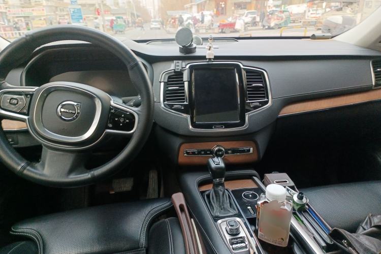 Used Volvo XC90 2019 T6 ZhiZun Edition 7-Seater China V Standard Center Console