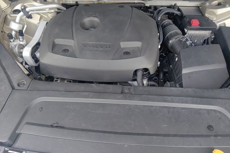 Used Volvo XC90 2019 T6 Zhiyi Edition 7-Seater China VI Standard Engine Bay