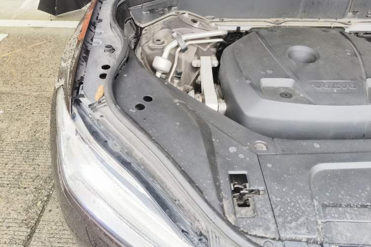 Used Volvo XC90 2019 T6 ZhiZun Edition 7-Seater China V Standard Engine Bay Right