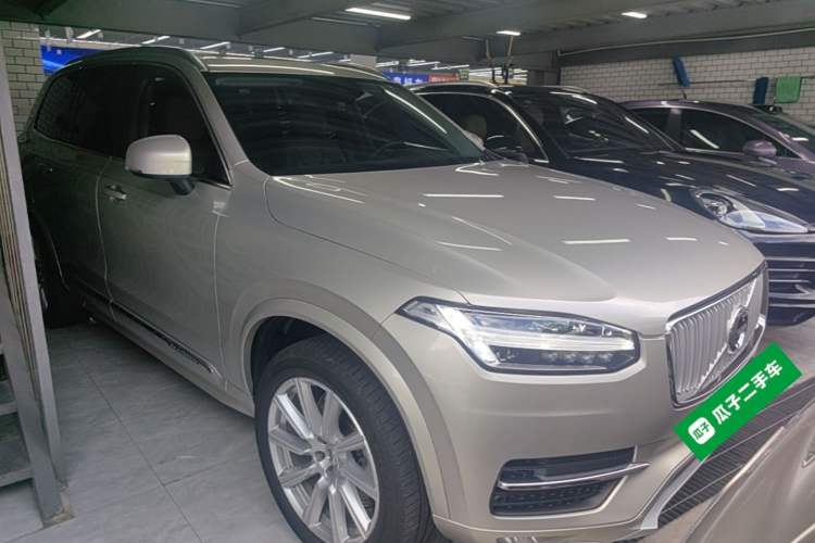 Used Volvo XC90 2019 T6 Zhiyi Edition 7-Seater China VI Standard Front Right 45 Deg