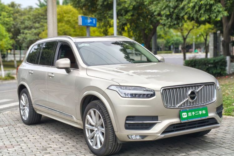 Used Volvo XC90 2019 T6 Zhiyi Edition 7-Seater China VI Standard Front Right 45 Deg