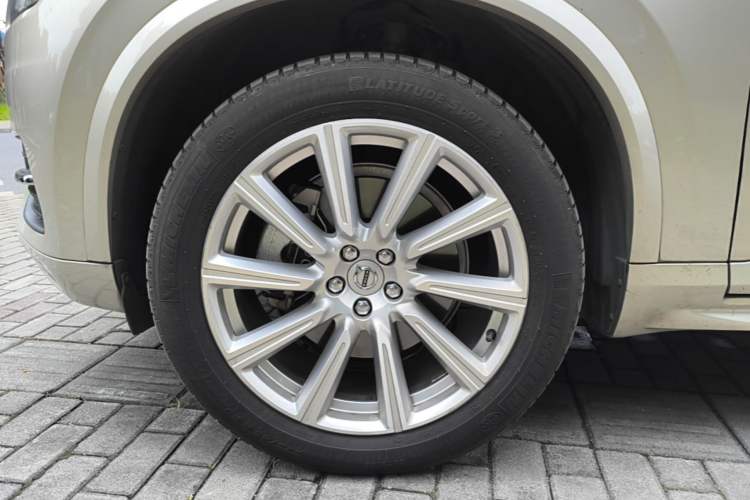 Used Volvo XC90 2019 T6 Zhiyi Edition 7-Seater China VI Standard Left Front Wheel Hub