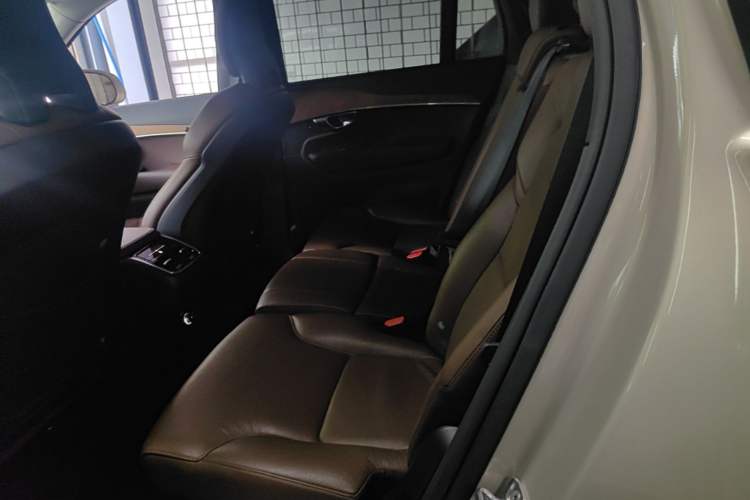 Used Volvo XC90 2019 T6 Zhiyi Edition 7-Seater China VI Standard Left Rear Seat