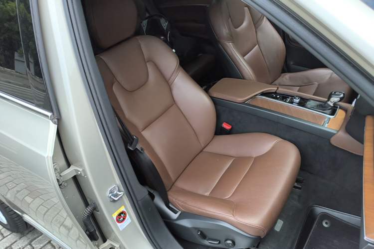 Used Volvo XC90 2019 T6 Zhiyi Edition 7-Seater China VI Standard Right Front Seat