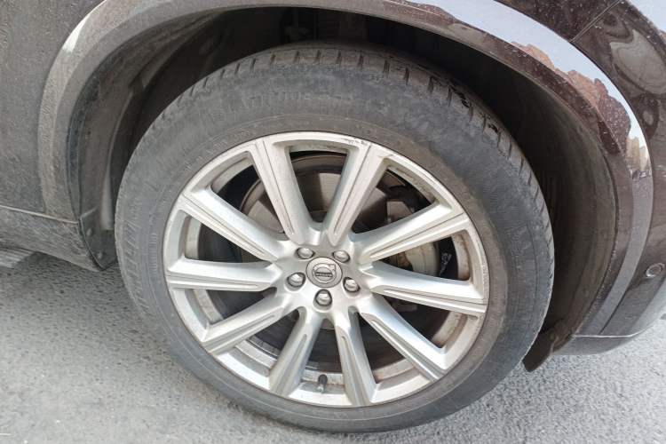 Used Volvo XC90 2019 T6 ZhiZun Edition 7-Seater China V Standard Right Front Wheel Hub