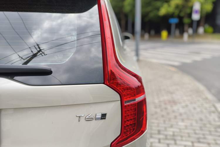 Used Volvo XC90 2019 T6 Zhiyi Edition 7-Seater China VI Standard Right Rear Taillight