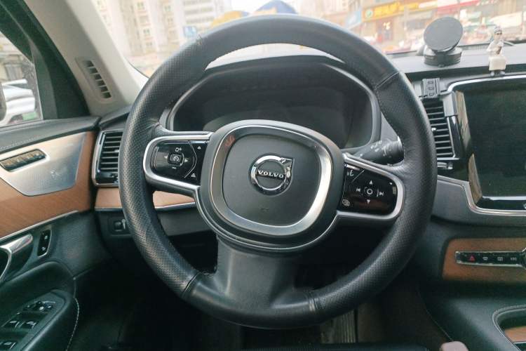 Used Volvo XC90 2019 T6 ZhiZun Edition 7-Seater China V Standard Steering Wheel