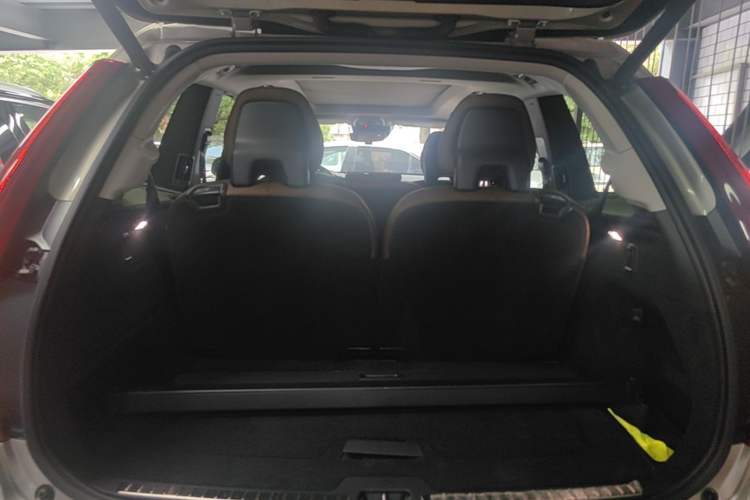 Used Volvo XC90 2019 T6 Zhiyi Edition 7-Seater China VI Standard Trunk