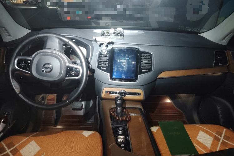 Used Volvo XC90 2019 T6 Zhiyi Edition 7-Seater China VI Standard Center Console