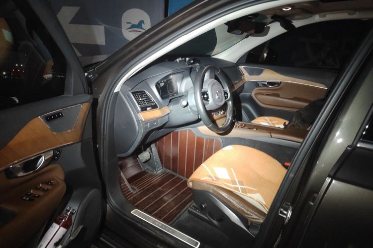 Used Volvo XC90 2019 T6 Zhiyi Edition 7-Seater China VI Standard Driver Seat