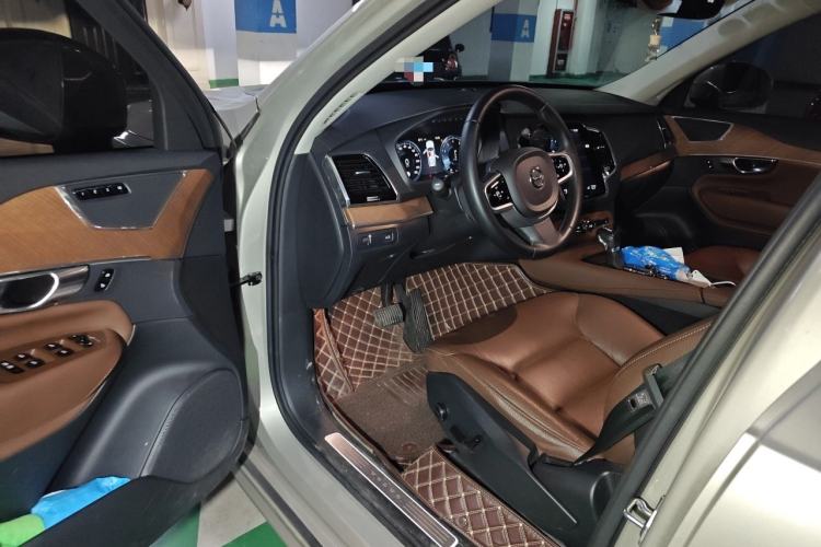 Used Volvo XC90 2019 T6 Zhiyi Edition 7-Seater China V Emission Standard Driver Seat
