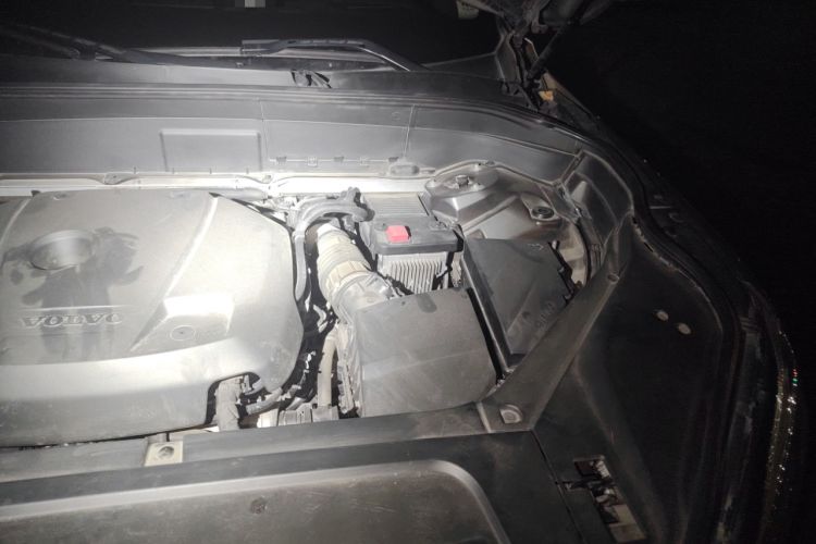 Used Volvo XC90 2019 T6 Zhiyi Edition 7-Seater China VI Standard Engine Bay Left