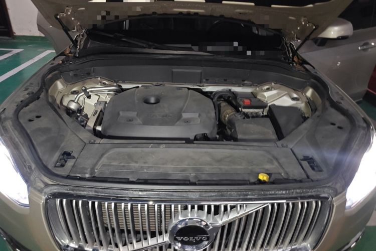 Used Volvo XC90 2019 T6 Zhiyi Edition 7-Seater China V Emission Standard Engine Bay