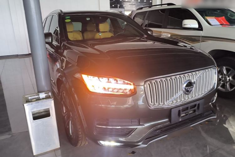 Used Volvo XC90 2019 T6 Prestige 7-Seater China VI Standard Front Right 45 Deg