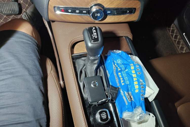 Used Volvo XC90 2019 T6 Zhiyi Edition 7-Seater China V Emission Standard Gear Lever