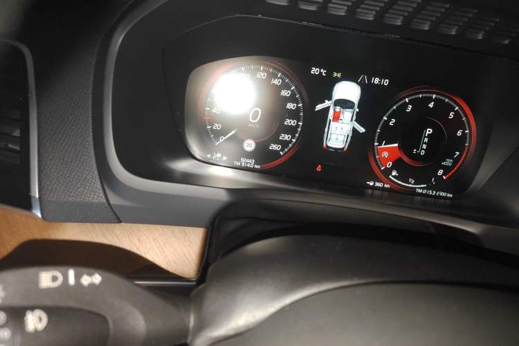 Used Volvo XC90 2019 T6 Zhiyi Edition 7-Seater China VI Standard Odometer Close Up