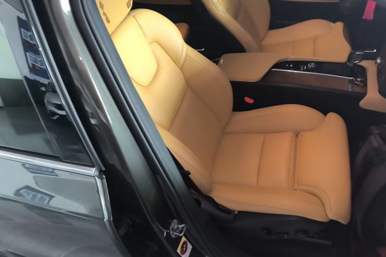 Used Volvo XC90 2019 T6 Prestige 7-Seater China VI Standard Right Front Seat