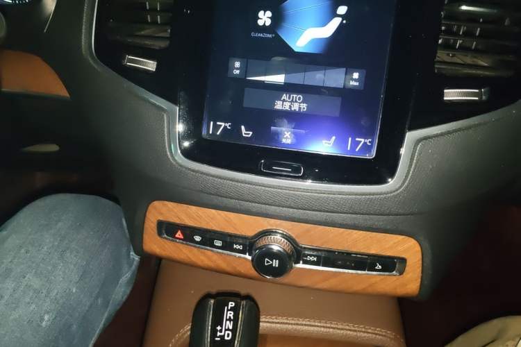 Used Volvo XC90 2019 T6 Zhiyi Edition 7-Seater China V Emission Standard Audio And AC Panel