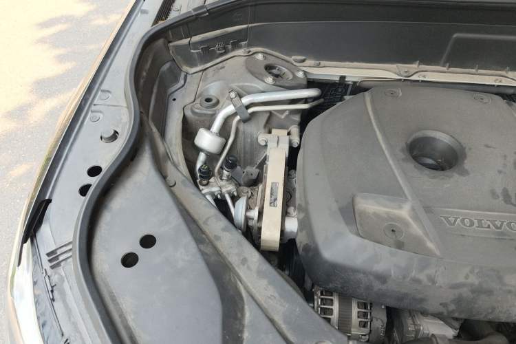 Used Volvo XC90 2019 T6 Zhiyi Edition 7-Seater China V Emission Standard Engine Bay Right