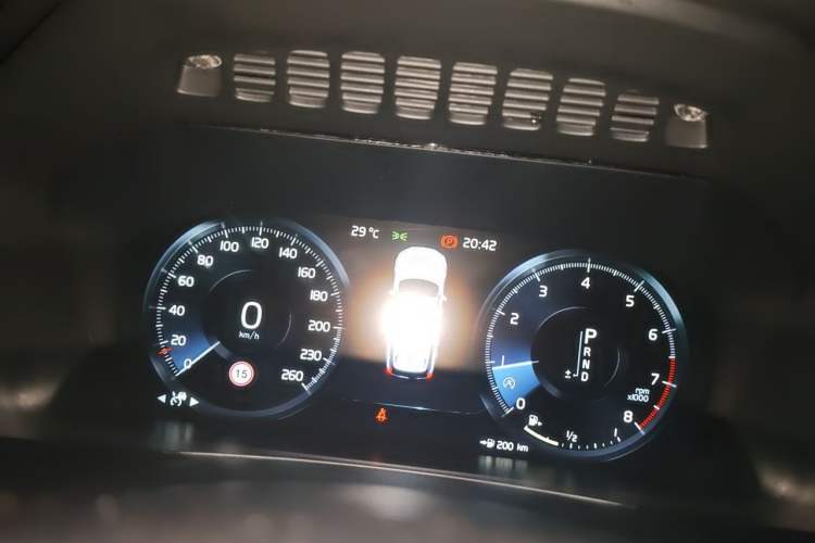 Used Volvo XC90 2019 T6 Zhiyi Edition 7-Seater China V Emission Standard Instrument Cluster
