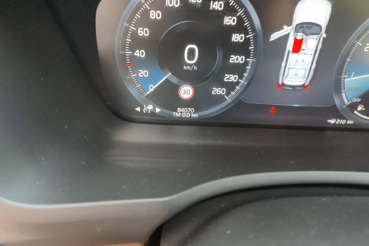 Used Volvo XC90 2019 T6 Zhiyi Edition 7-Seater China V Emission Standard Odometer Close Up