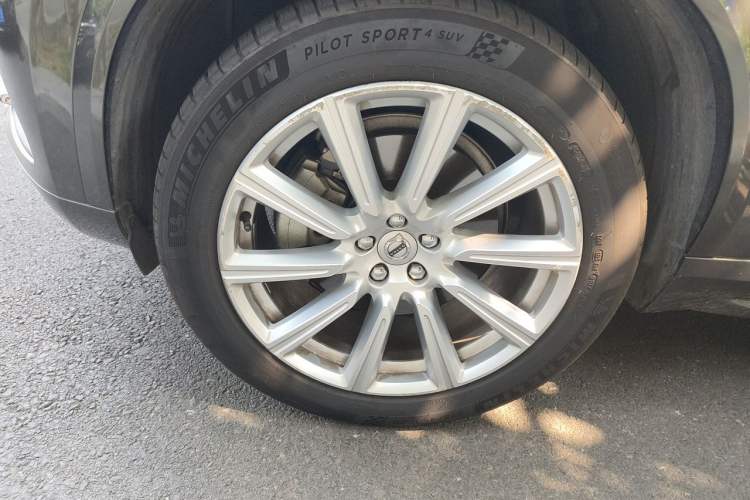 Used Volvo XC90 2019 T6 Zhiyi Edition 7-Seater China V Emission Standard Right Front Wheel Hub