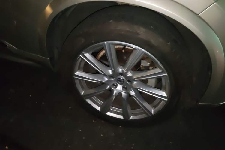Used Volvo XC90 2019 T6 Zhiyi Edition 7-Seater China V Emission Standard Right Front Wheel Hub