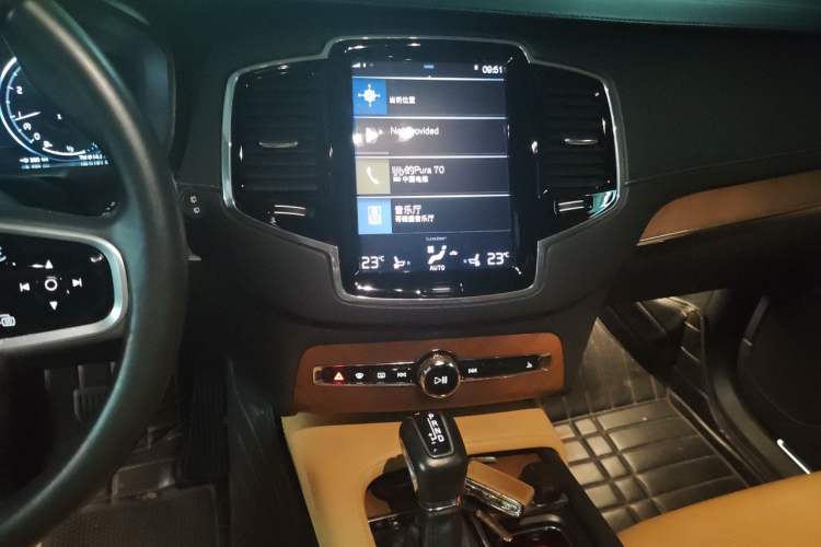 Used Volvo XC90 2019 T6 ZhiZun Edition 7-Seater China V Standard Audio And AC Panel