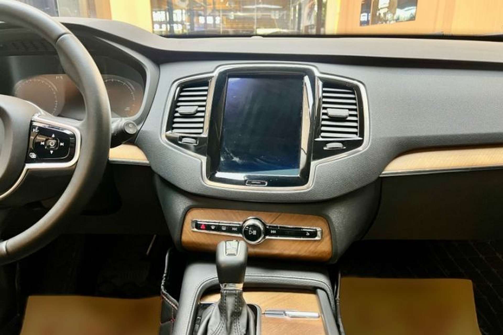 Used Volvo XC90 2019 T6 Zhiyi Edition 7-Seater China VI Standard Audio And AC Panel