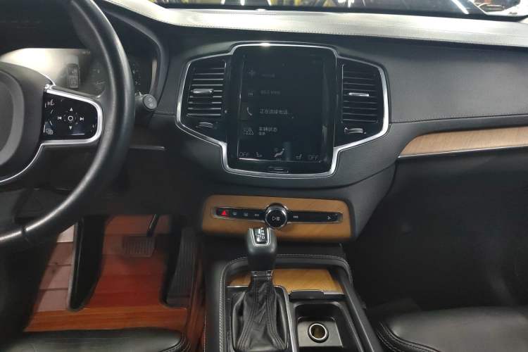 Used Volvo XC90 2019 T6 Luxury Edition 7-seater China V Standard Audio And AC Panel