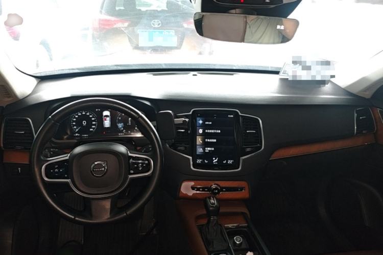 Used Volvo XC90 2019 T6 Zhiyi Edition 7-Seater China V Emission Standard Center Console