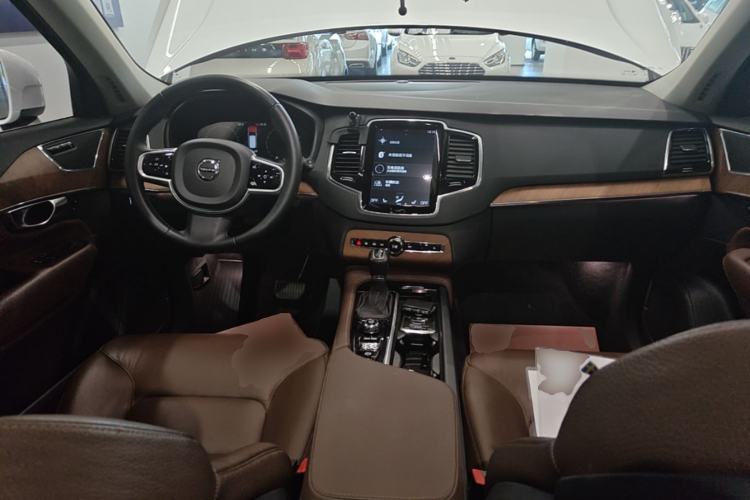 Used Volvo XC90 2019 T6 Zhiyi Edition 7-Seater China VI Standard Center Console