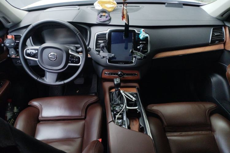 Used Volvo XC90 2019 T6 Luxury Edition 7-seater China V Standard Center Console