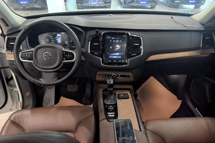 Used Volvo XC90 2019 T6 Zhiyi Edition 7-Seater China VI Standard Center Console