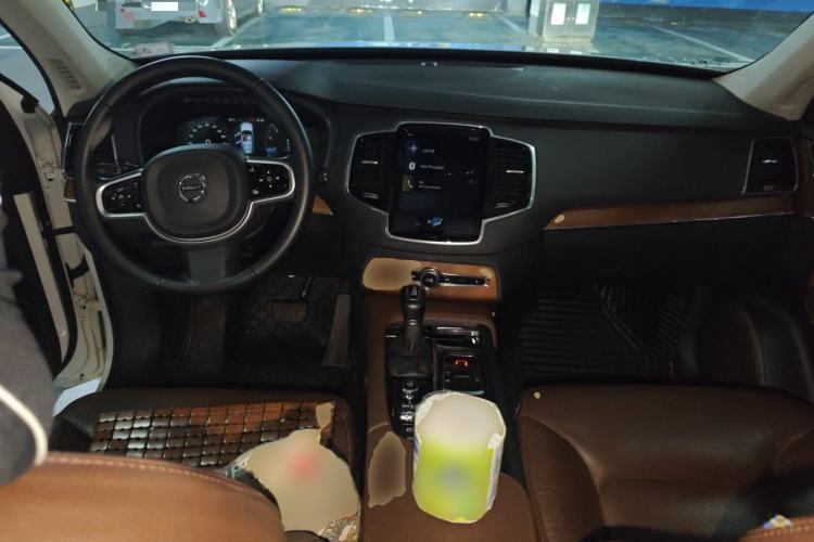 Used Volvo XC90 2019 T6 Zhiyi Edition 7-Seater China V Emission Standard Center Console