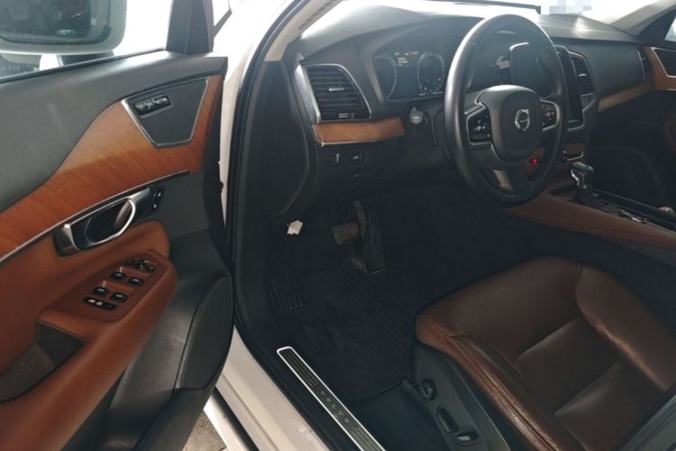 Used Volvo XC90 2019 T6 Zhiyi Edition 7-Seater China V Emission Standard Driver Seat