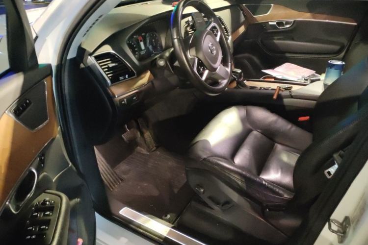Used Volvo XC90 2019 T6 Zhiyi Edition 7-Seater China V Emission Standard Driver Seat