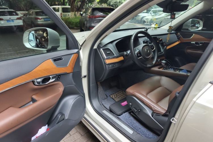 Used Volvo XC90 2019 T5 Zhiyi Edition 5-Seater China V Standard Driver Seat