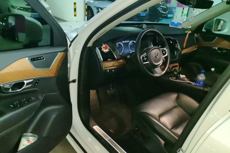 Used Volvo XC90 2019 T6 Zhiyi Edition 7-Seater China V Emission Standard Driver Seat