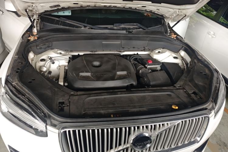 Used Volvo XC90 2019 T6 Zhiyi Edition 7-Seater China V Emission Standard Engine Bay