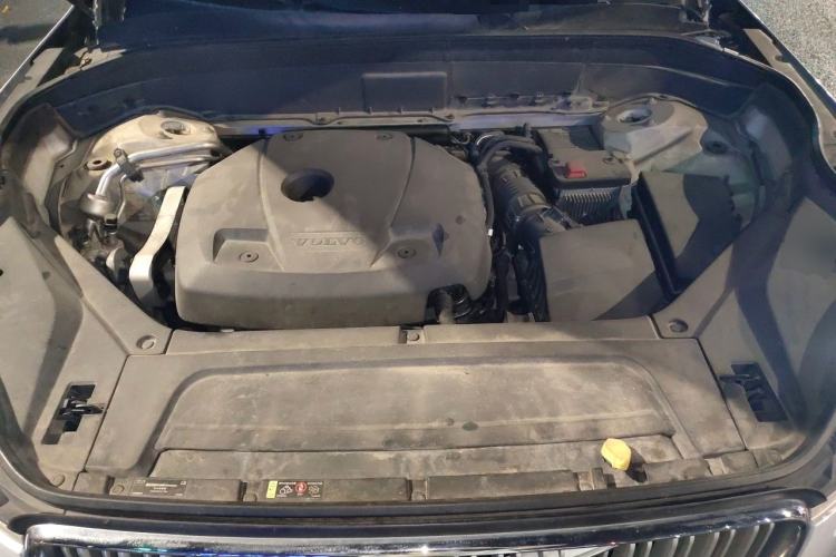 Used Volvo XC90 2019 T6 Zhiyi Edition 7-Seater China V Emission Standard Engine Bay