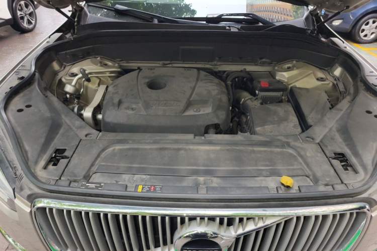 Used Volvo XC90 2019 T5 Zhiyi Edition 5-Seater China V Standard Engine Bay