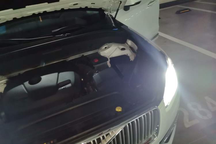 Used Volvo XC90 2019 T6 Zhiyi Edition 7-Seater China V Emission Standard Engine Bay Left