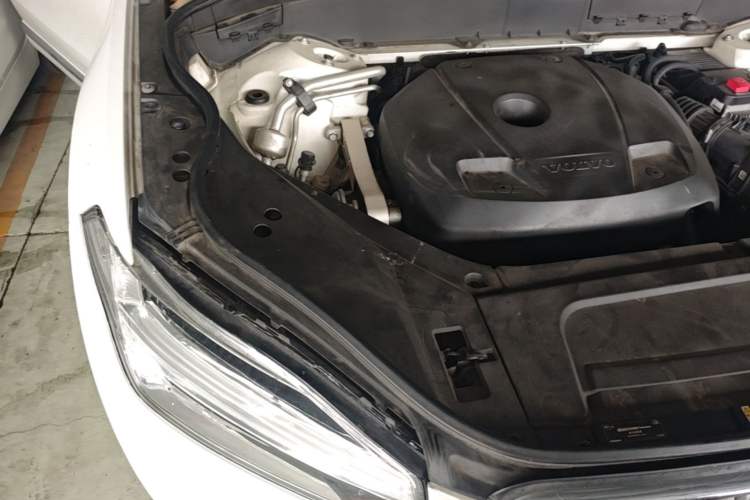 Used Volvo XC90 2019 T6 Zhiyi Edition 7-Seater China V Emission Standard Engine Bay Right