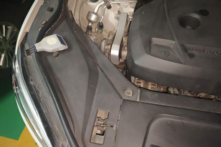 Used Volvo XC90 2019 T6 ZhiZun Edition 7-Seater China V Standard Engine Bay Right