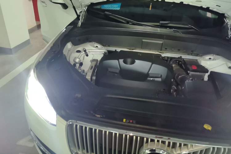 Used Volvo XC90 2019 T6 Zhiyi Edition 7-Seater China V Emission Standard Engine Bay Right