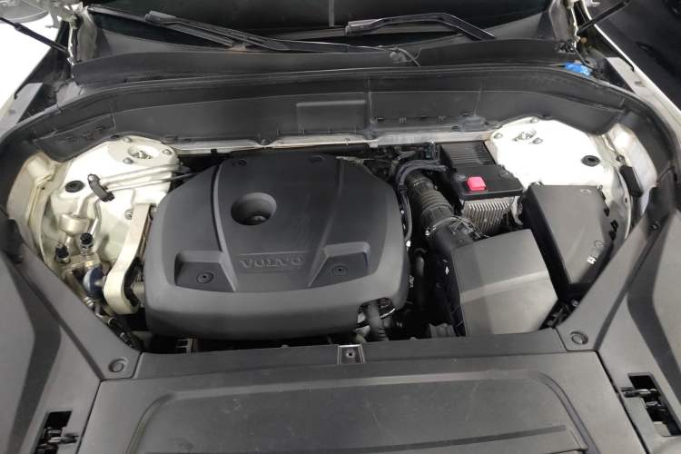 Used Volvo XC90 2019 T6 Luxury Edition 7-seater China V Standard Engine Bay