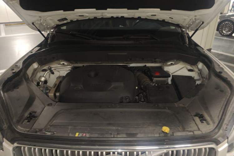 Used Volvo XC90 2019 T6 Zhiyi Edition 7-Seater China V Emission Standard Engine Bay